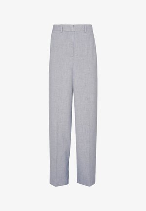 Pantaloni grigi su misura realizzati in un tessuto texturizzato. Design frontale piatto, gamba ampia, con una silhouette pulita e moderna e senza decorazioni visibili.