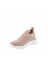 Zapatillas deportivas rosas sin cordones con parte superior de punto texturizado y suela de goma blanca, con punta redondeada y una lengüeta en el talón.