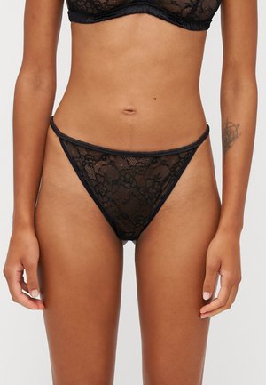 String - black