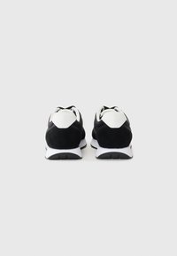 Calvin Klein Jeans RETRO RUNNER  - Sportbačiai - black/bright white