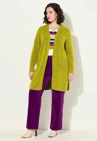 Ulla Popken OPEN SHAPE LONG SLEEVE - Strickjacke - avocado green