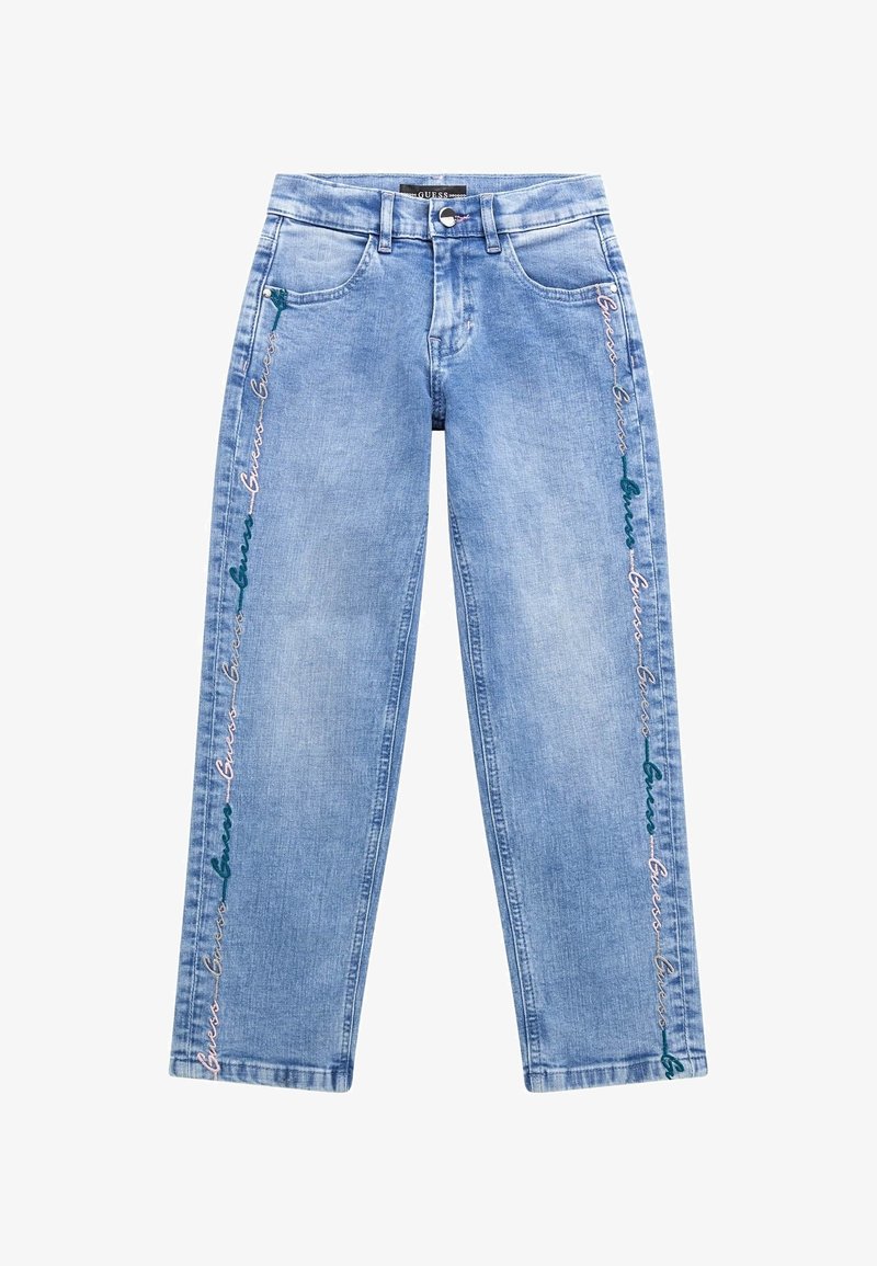 Jean en denim bleu clair avec jambes droites et broderie multicolore "Guess" courant verticalement le long des coutures extérieures des deux côtés.