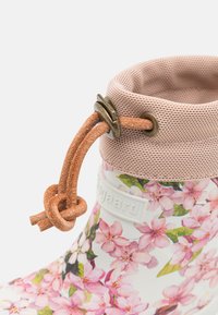 Bisgaard Velingtonai - creme