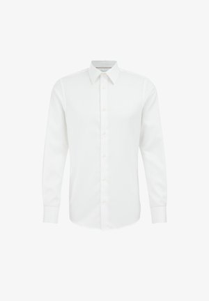 Hosszú ujjú fehér ing sima anyagból, hegyes gallérral és gombos elülső résszel, ívelt aljjal és standard mandzsettákkal.