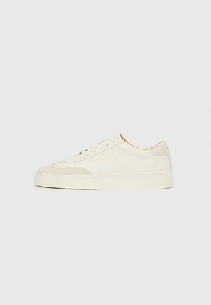 MC JULIEN - Matalavartiset tennarit - bright white