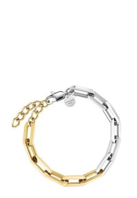 Pulsera de cadena de oro y plata con eslabones alternos, que presenta un cierre tipo langosta y una cadena ajustable con detalle de cierre.