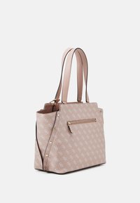 Vaaleanpunainen kuvioitu käsilaukku, jossa on kultasävyiset metalliosat, kaksinkertaiset kahvat ja sivussa vetoketjullinen tasku. Valmistettu synteettisestä materiaalista. Neliön muotoinen.