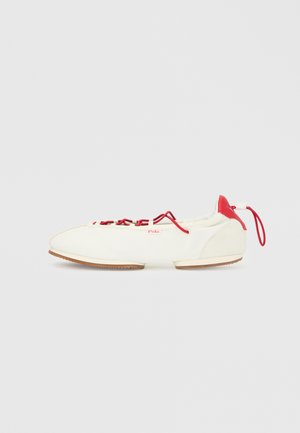 Sneakers low - deckwash white/cruise red