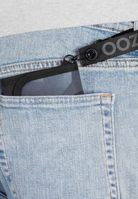 coocazoo MIT SICHTFENSTER - Wallet - grey rocks