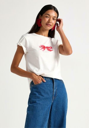 - T-shirt z nadrukiem