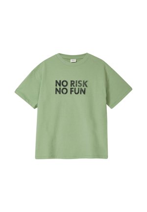 Light green short-sleeve T-shirt with black text "NO RISK NO FUN" centered on the front.