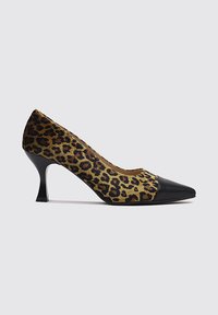 Leopard print pump with a tapered toe, featuring a black leather cap and heel. Fabric upper with a textured surface.