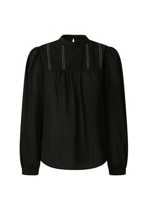 Zwarte blouse met lange mouwen en een hoge halslijn, gathered stof en drie decoratieve stiksels over de borst. Zachte textuur.