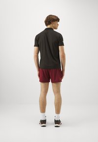 EA7 Emporio Armani Kurze Sporthose - syrah