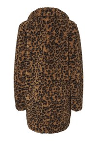 Fuzzy brun kappa med leopardmönster, som har krage och långa ärmar. Texturen är mjuk och den övergripande formen är oversized.