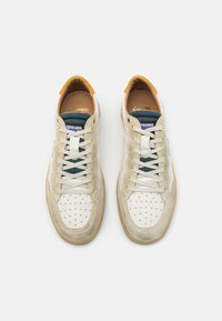 Blauer MURRAY - Tenisice - white/green/yellow