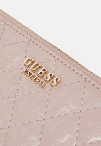 Guess YARMILLA SLG DBL ZIP ORGANIZER - Peňaženka - taupe