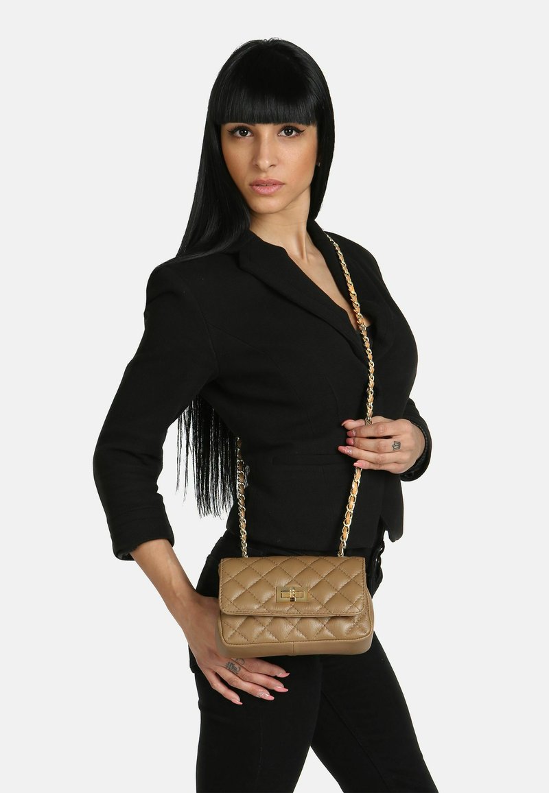 CHICCA BORSE Olkalaukku - fango