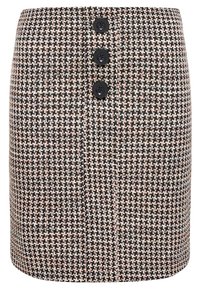 Mini falda de estampado houndstooth en negro, blanco y rosa con una forma ajustada, que presenta tres botones negros en la parte frontal. La tela tiene un tejido texturizado.
