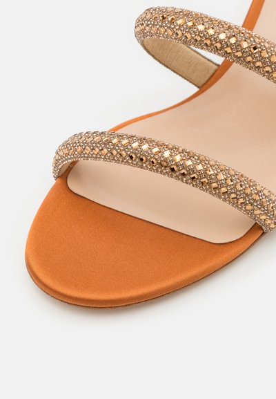 Casadei SCARLET - Pantoletai su kulnu - stratosphere/honey/topazio