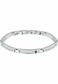 Bracciale d'argento con anelli intrecciati e dettagli in texture intrecciata. Presenta un elemento decorativo blu al centro. Finitura liscia.