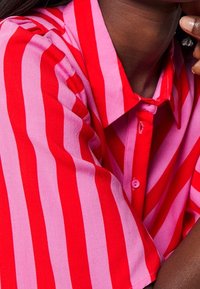YAS Tall Abito a camicia - pink