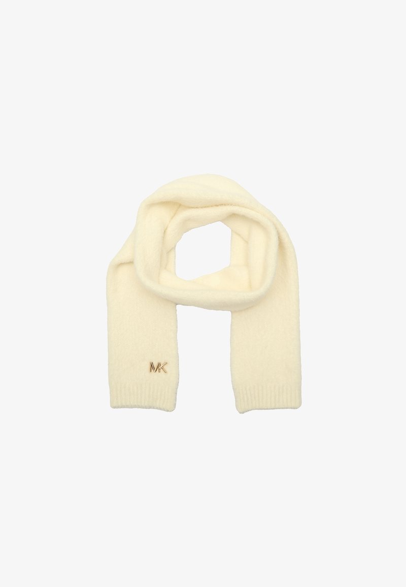 Weißer Schal aus weichem Strickmaterial mit einem geschlungenen Design. Beinhaltet ein kleines metallisches Logo an einem Ende und gerippte Kanten.