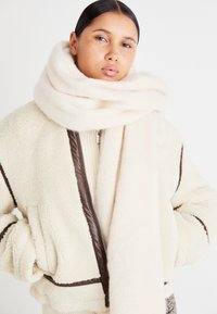 Gina Tricot CHUNKY SCARF - Cachecol - offwhite