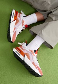 AIR MAX FURYOSA NRG - Joggesko - sail/black/phantom/platinum violet/terra blush/cosmic clay