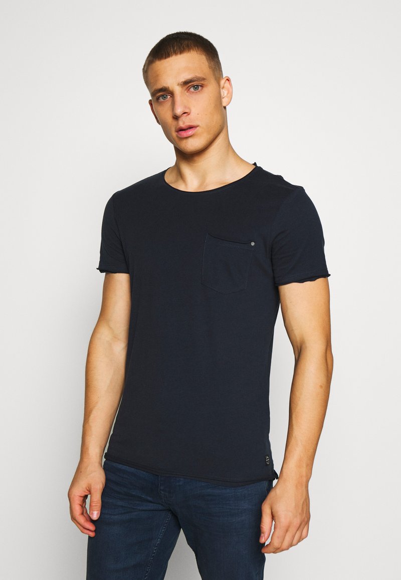 Blend - BHBHNOEL TEE - Paprasti marškinėliai - dark navy blue, Padidinti