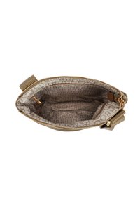 Interno di una borsa beige con fodera a motivo che presenta il testo 'BOGNER'. Accessori in oro e dettagli della cerniera testurizzati. Chiusura con cerniera.