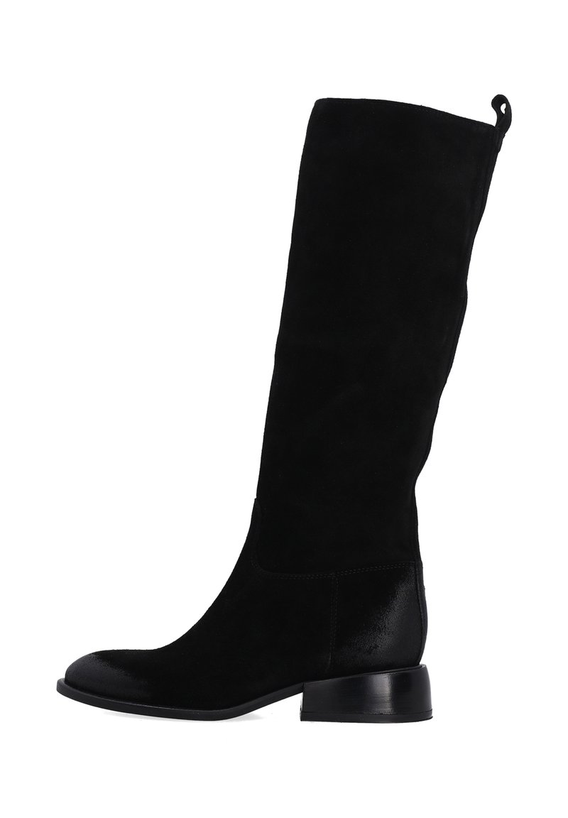 Schwarze Wildleder-Stiefel bis zum Knie mit einem eleganten Design, runder Zehenform und niedrigem Blockabsatz. Verfügt über einen glatten Akzent an der Zehenkappe und eine Zuglasche.
