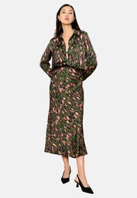 LolaLiza LEOPARD - Krilo A-kroja - bottle green