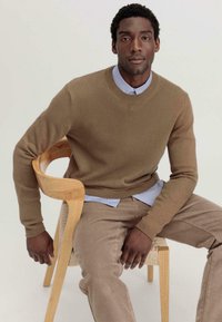 hessnatur Strickpullover - camel