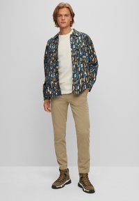 BOSS TABER  - Chinot - light brown