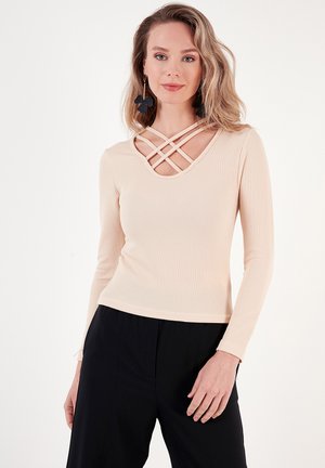 SLIM FIT - Strickpullover - stone