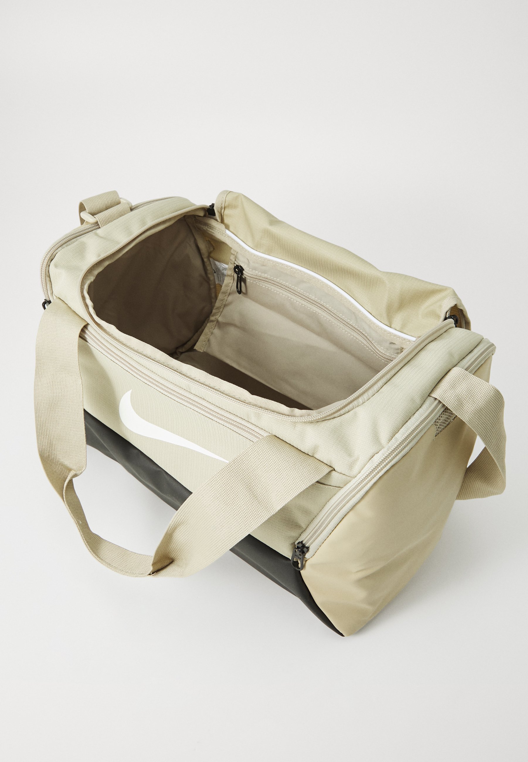 【正規品】 極美品 即完売 NIKE off-white Duffle Bag OFF-WHITE™ x NIKE DUFFLE BAG BRAND NEW- never used, | Depop
