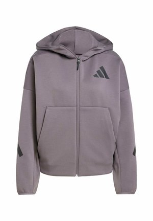 Sudadera con cremallera gris, con capucha, que presenta una textura suave, bolsillos frontales y acentos de logo negro en el pecho y las mangas.