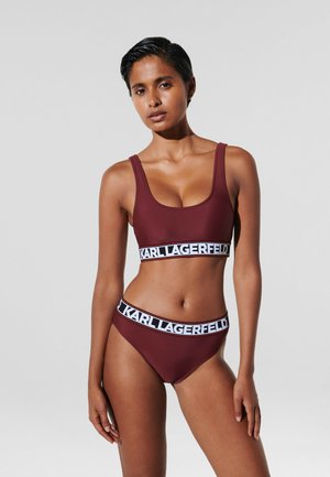 Set di bikini bordeaux a due pezzi con top a scollo rotondo e slip a vita alta, rifinito con un elastico con marchio bianco e nero.