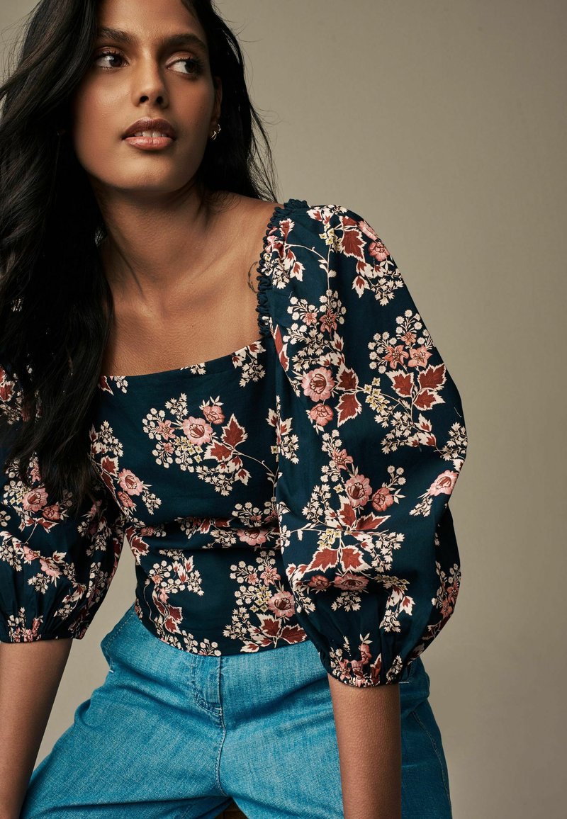 Laura Ashley PUFF SLEEVE SHIRRED REGULAR FIT - Bluse - navy tuttington floral