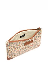Pochette con motivo floreale in tessuto crema, dettagli arancioni e chiusura con zip. Il tessuto presenta piccoli fiori colorati e un'etichetta beige.