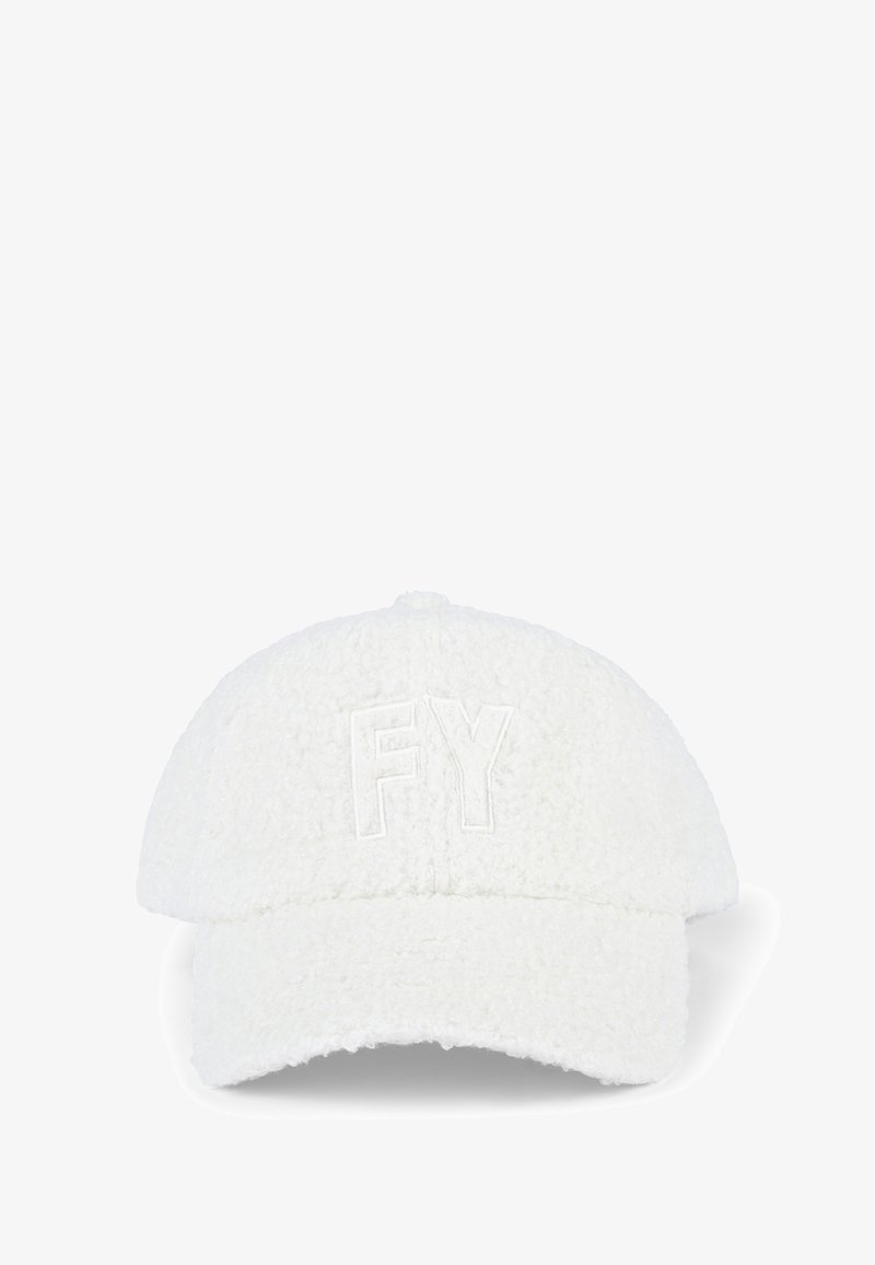 Sombrero de textura de pelaje blanco con un logotipo "FY" bordado en la parte frontal. Visera redondeada y cierre trasero ajustable.