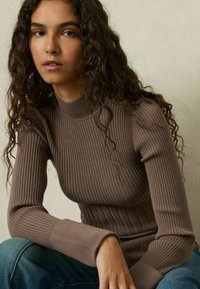 Reiss VIENNE HIGH-NECK  - Strickpullover - mink