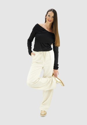 PYARA - Schnürer - golden hour