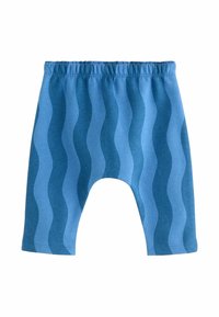 Blaue Baumwollshorts mit wellenförmigem Streifenmuster in verschiedenen Blautönen, ausgestattet mit einem elastischen Bund und kurzen Beinen.