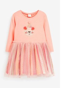 Pitkähihaista vaalempaa vaaleanpunaista puuvillamekkoa, jossa on karhun aplikaatio. Tulee hame, jossa on eri sävyisiä vaaleanpunaisia värejä ja kultaisia pisteitä, luoden kerroksellista tekstuuria.