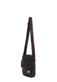 Brun syntetisk crossbody taske med en enkelt justerbar rem, lynlåslukning og en frontlomme; glat tekstur med minimal hardware.