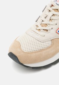 New Balance 574 UNISEX - Sportcipő - multi-coloured/beige