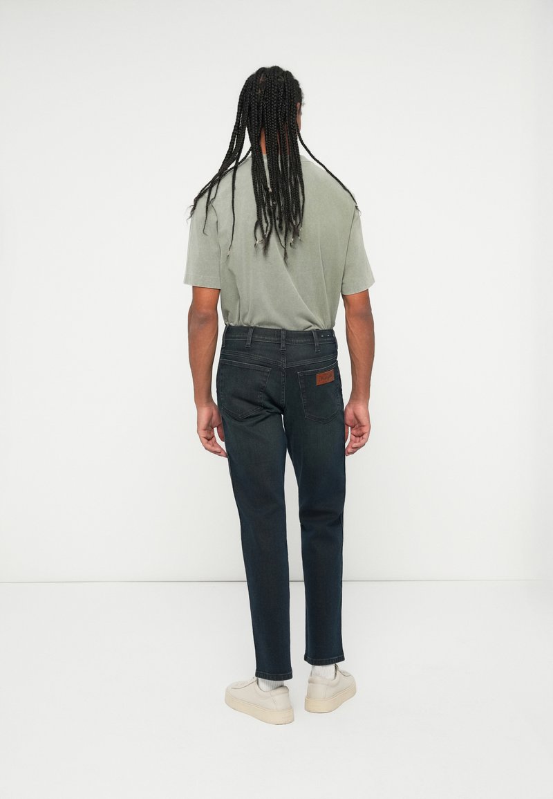 Wrangler Texas Stretch Heren Jeans Regular Fit incl. Riem (W33/L30