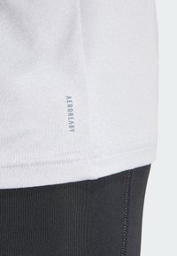 adidas Performance AEROREADY TRAIN ESSENTIALS  - Camiseta deportiva - glory grey